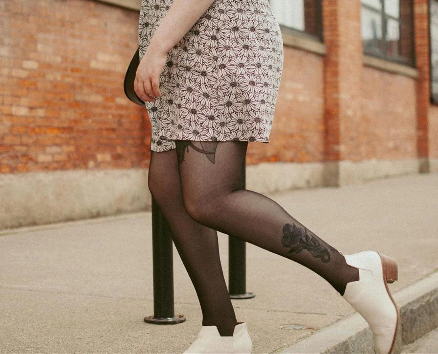 30 Denier Sheer Tights - Liquorice - Image 8