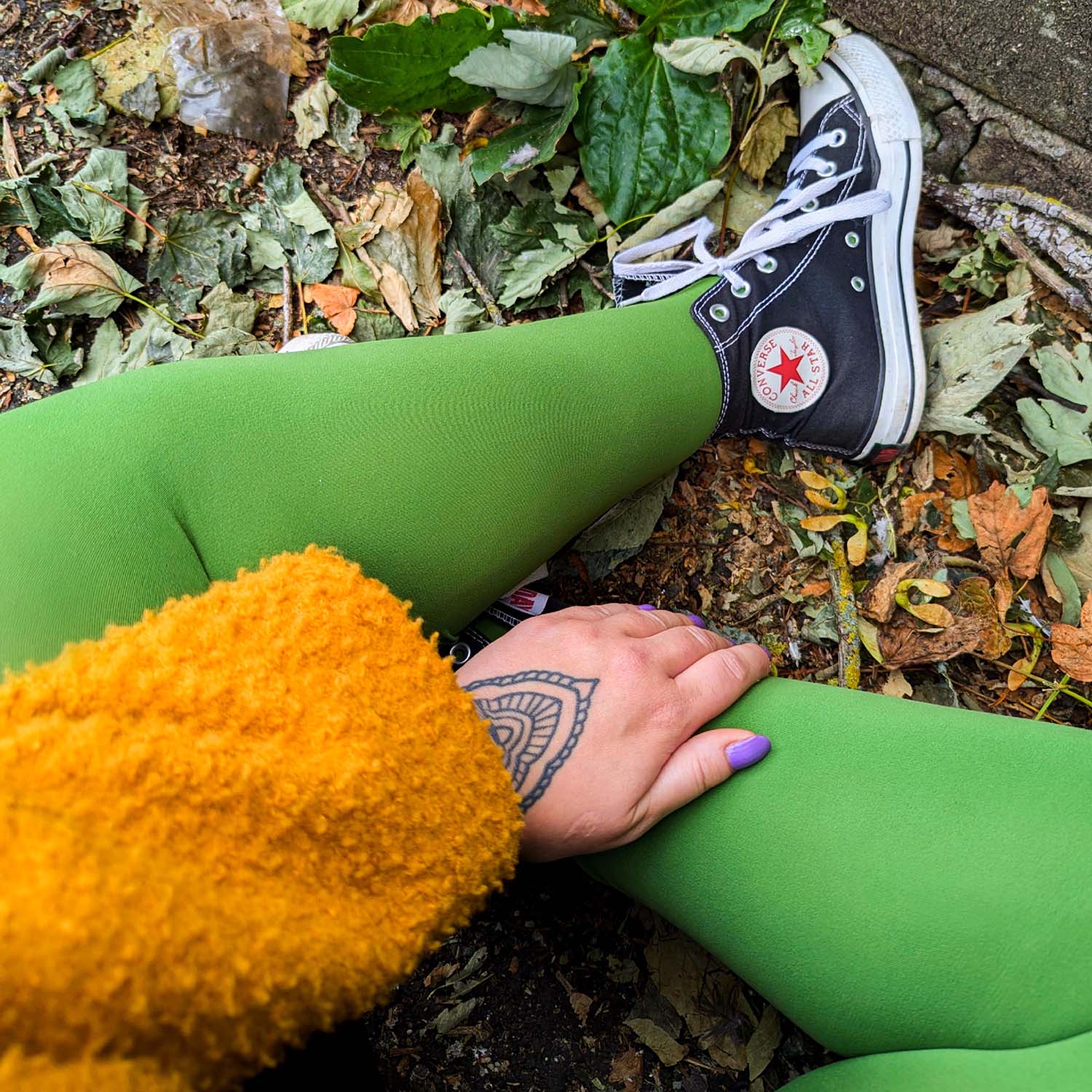80 Denier Opaque Tights - Peas - Image 3