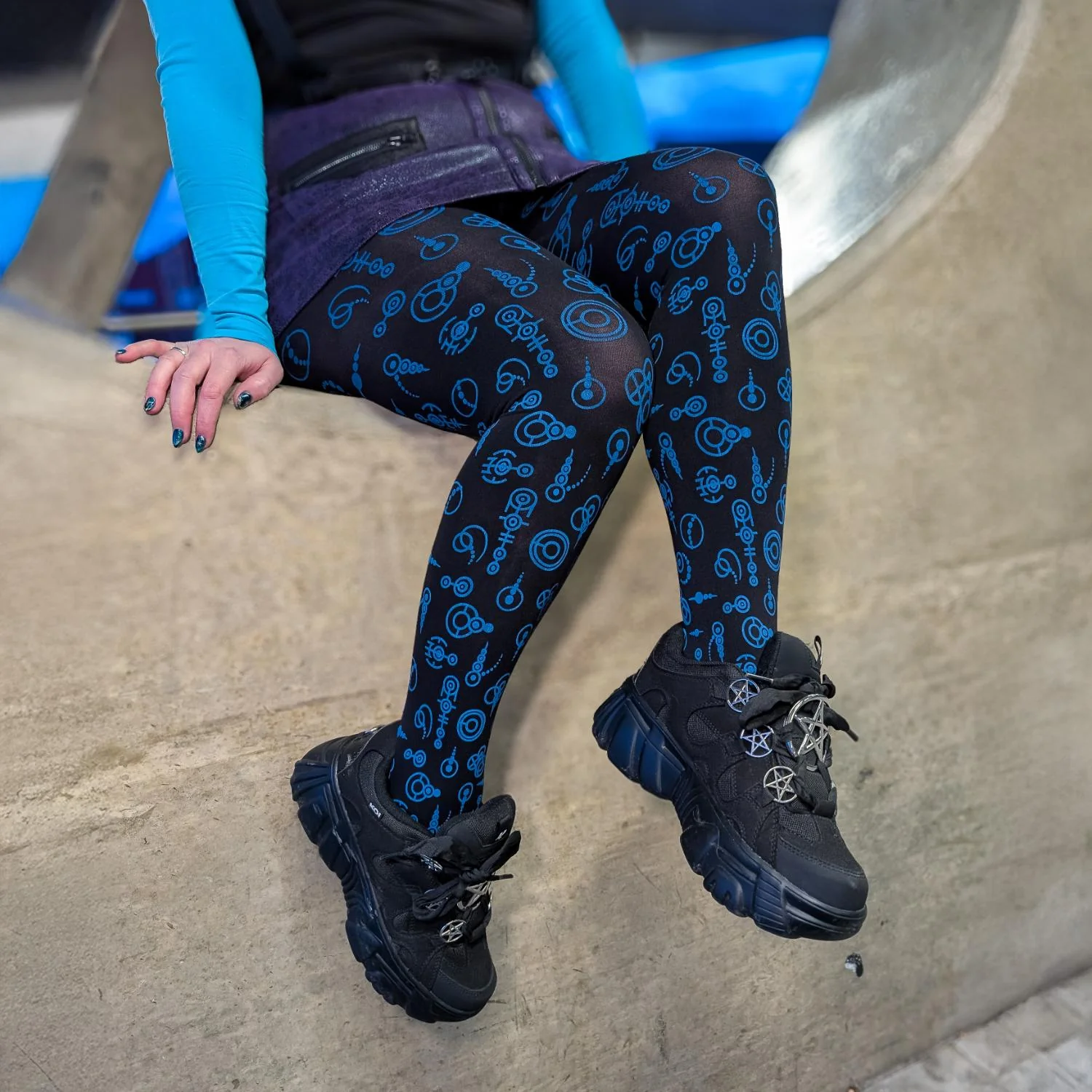 80 Denier Opaque Tights - Crop Circles - Image 12