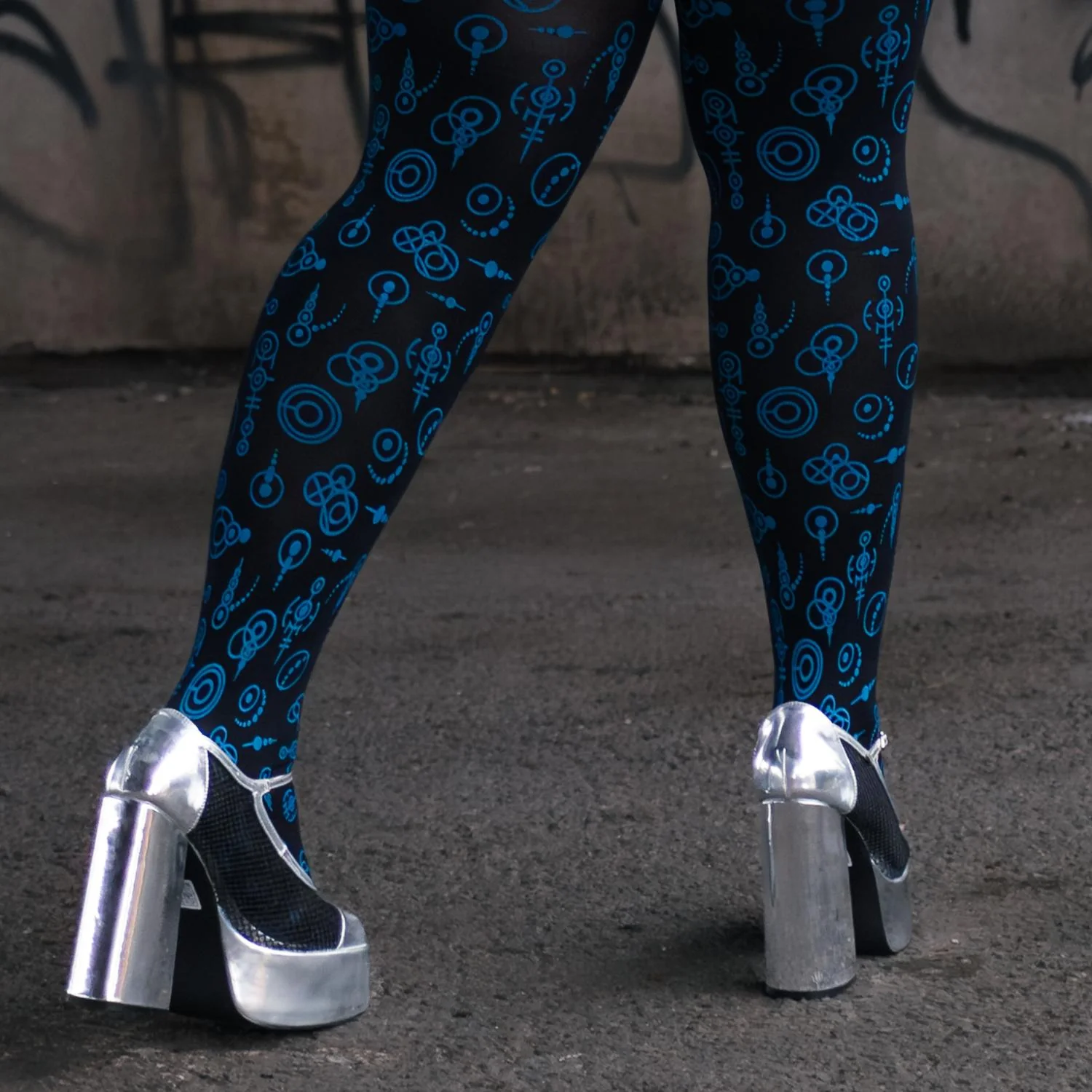 80 Denier Opaque Tights - Crop Circles - Image 9