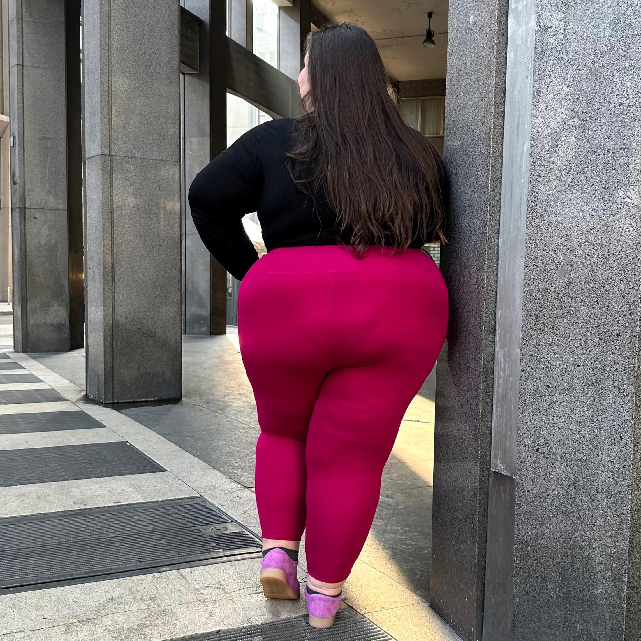 Squat Proof Leggings (Short) - Raspberry Pie - Image 5