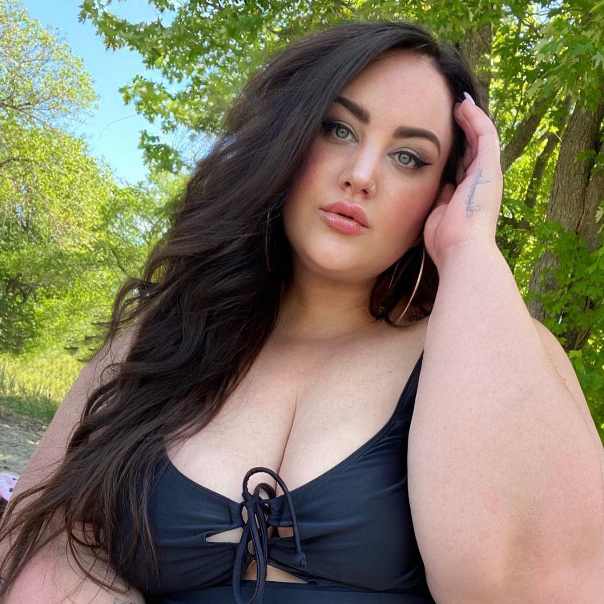 Babe with the Power Swimsuit - Image 5
