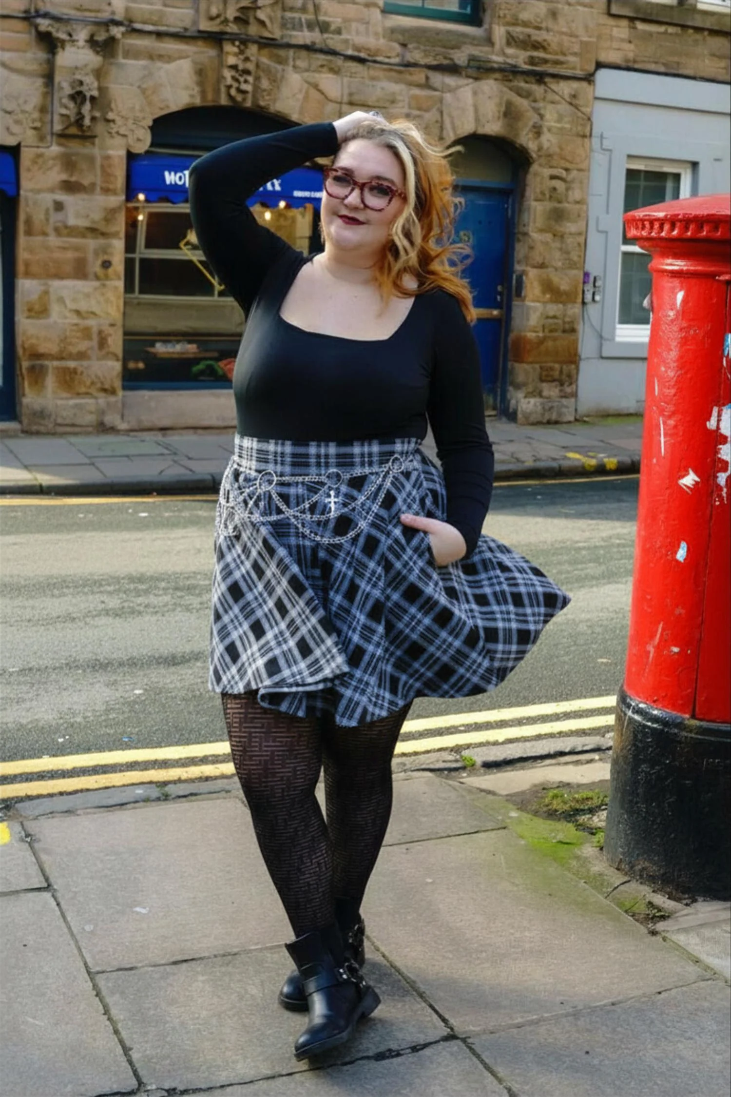 Fishnet Tights - Traditional in Black - Image 14